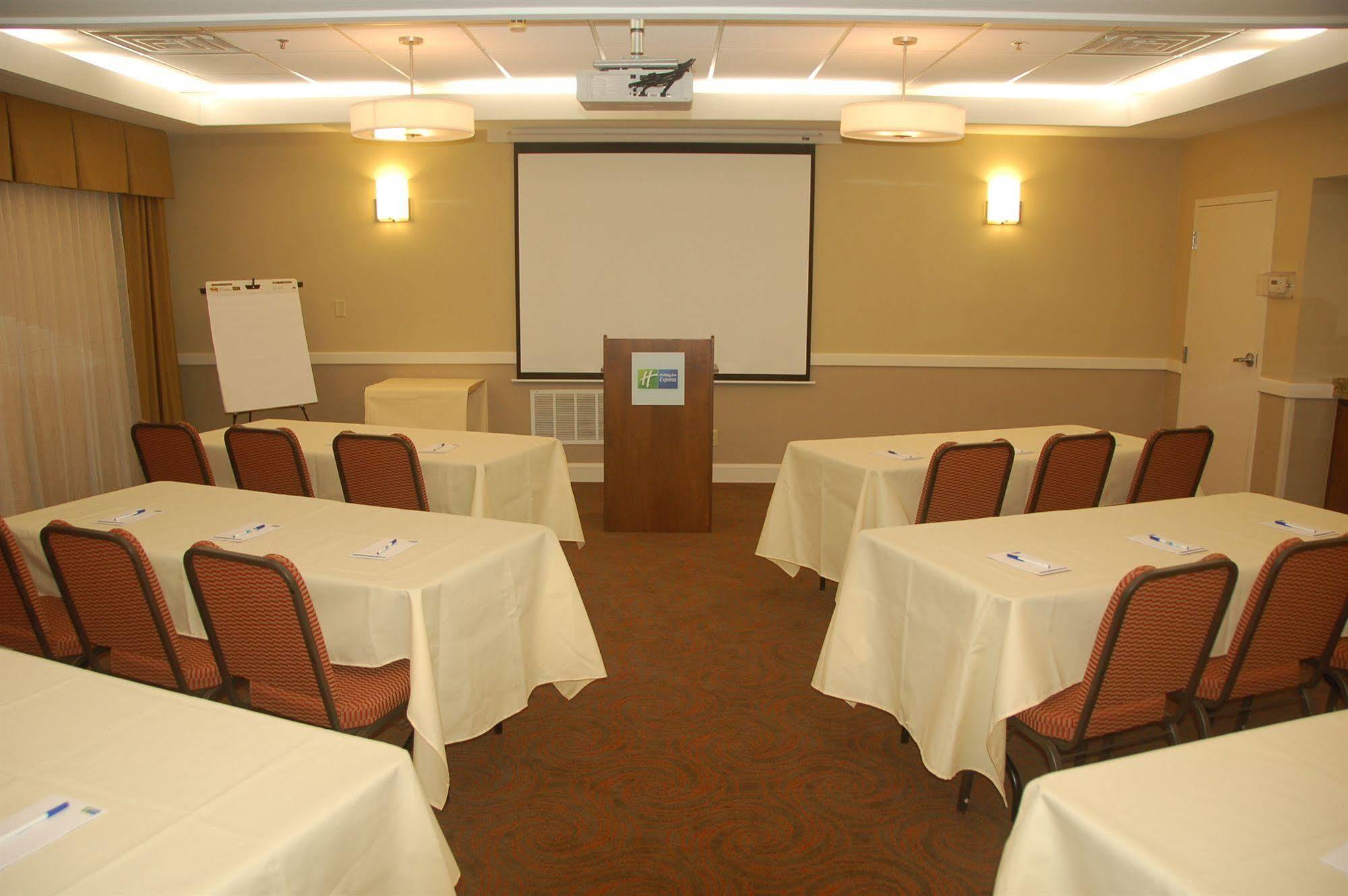 Holiday Inn Express Tifton By Ihg Dış mekan fotoğraf